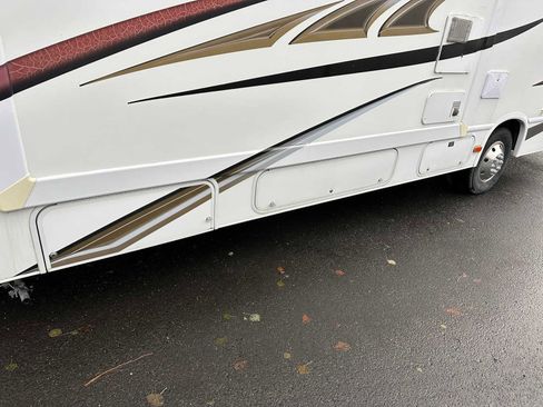 Used 2011 Ford E-450 and Econoline 450 Super Duty w/ Motorhome Prep Pkg image 32