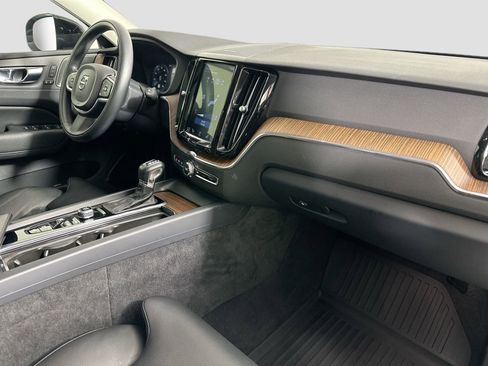 Used 2019 Volvo XC60 T6 Momentum w/ Advanced Package image 30