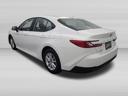 Used 2025 Toyota Camry LE AWD/4WD image 7