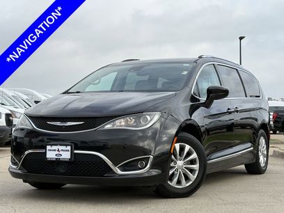 Used 2018 Chrysler Pacifica Touring-L w/ Advanced Safetytec Group