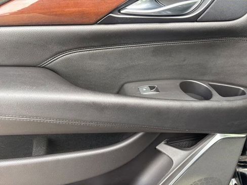 Used 2019 Cadillac Escalade ESV Luxury image 33