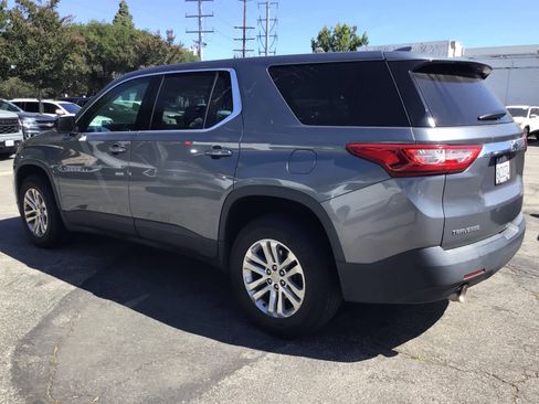 Used 2019 Chevrolet Traverse LS FWD image 3