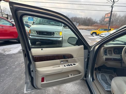 Used 2008 Mercury Grand Marquis GS image 14