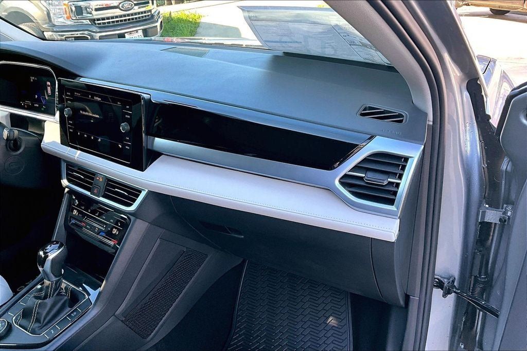 New 2026 Volkswagen Taos SE AWD/4WD image 16