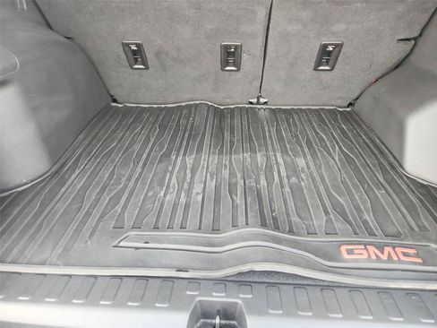 Used 2019 GMC Terrain SLE w/ Driver Convenience Package FWD image 24