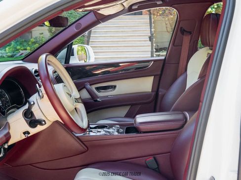 Used 2019 Bentley Bentayga image 91