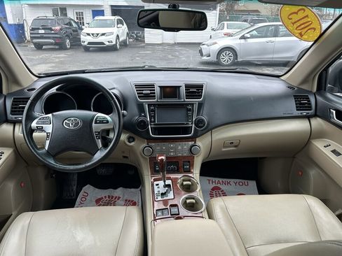 Used 2013 Toyota Highlander Limited AWD/4WD image 12