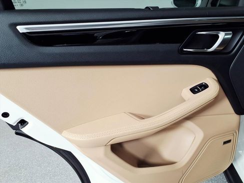 Used 2020 Porsche Macan image 10