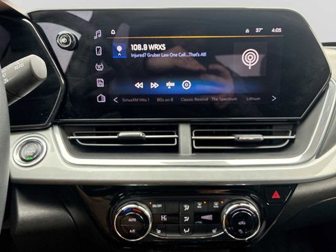 Certified 2024 Chevrolet Trax LT w/ Driver Confidence Package image 13