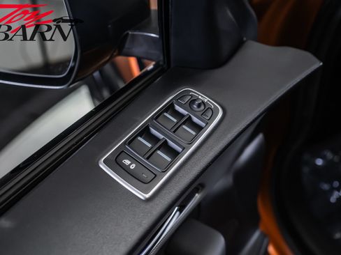 Used 2020 Jaguar F-PACE SVR AWD/4WD image 17
