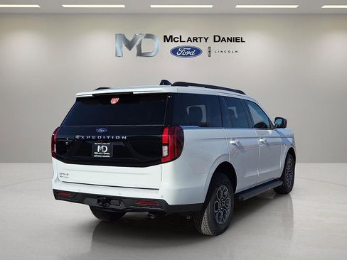 New 2026 Ford Expedition Active image 5
