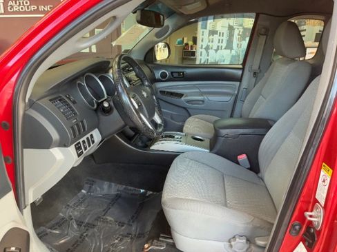 Used 2012 Toyota Tacoma 4x4 Access Cab w/ SR5 Pkg image 14