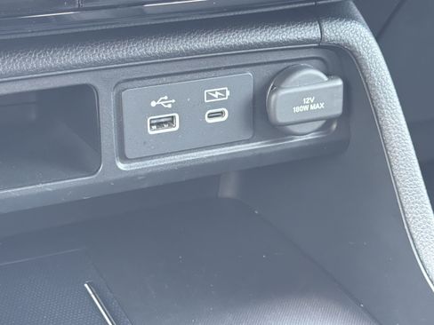 Used 2025 Honda Pilot Touring image 13
