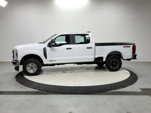 Used 2024 Ford F250 XL w/ FX4 Off-Road Package AWD/4WD image 5