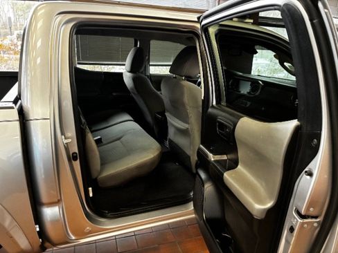 Used 2021 Toyota Tacoma SR5 image 30