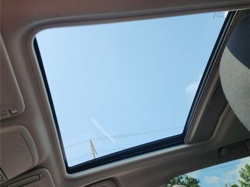 Used 2022 Subaru Forester Premium image 7