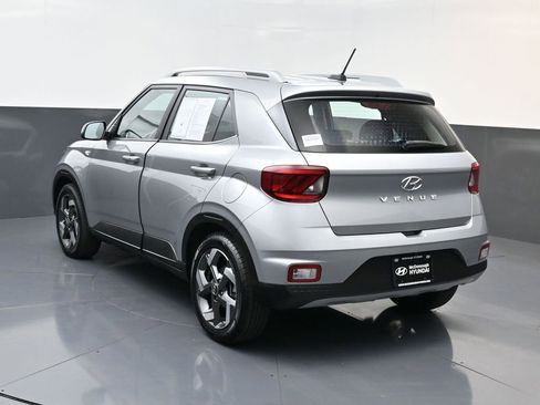 Certified 2025 Hyundai Venue SEL image 6