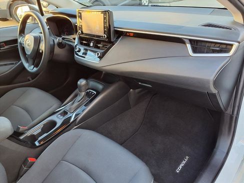 Used 2022 Toyota Corolla LE image 8