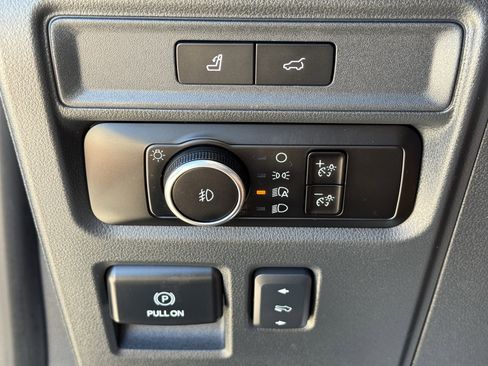 Used 2024 Ford Expedition Limited image 26