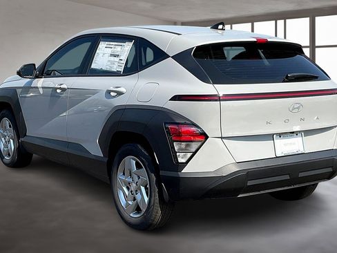 New 2026 Hyundai Kona SE image 3