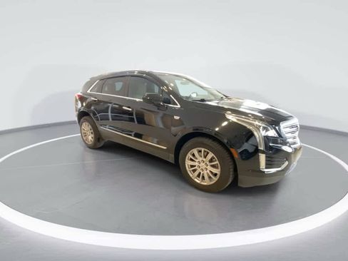 Used 2018 Cadillac XT5 AWD image 2