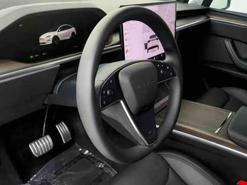 Used 2024 Tesla Model X AWD/4WD image 44
