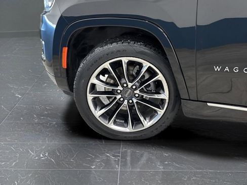 Certified 2024 Jeep Wagoneer L Series III w/ Premium Group I image 39