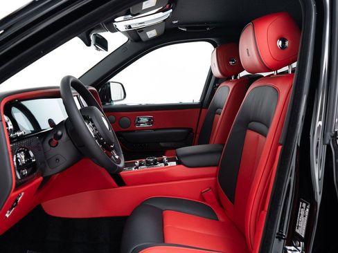 New 2025 Rolls-Royce Cullinan Black Badge w/ Leather Finishing Pack image 15