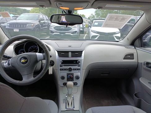 Used 2011 Chevrolet Malibu LS FWD image 6
