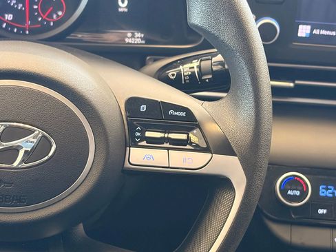 Used 2022 Hyundai Elantra SEL image 29