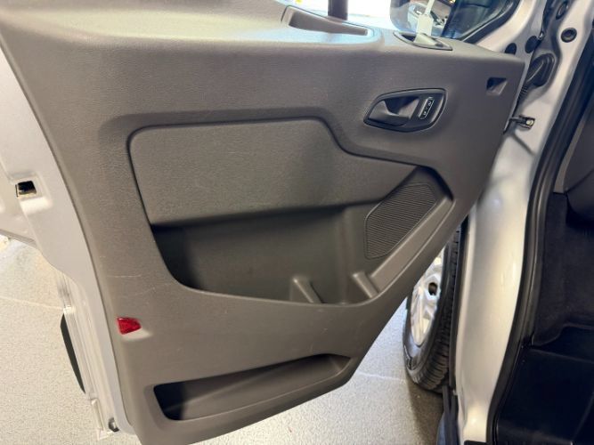 Used 2022 Ford Transit 350 XLT RWD image 10