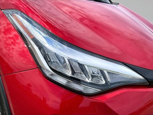 Used 2021 Toyota C-HR XLE FWD image 36