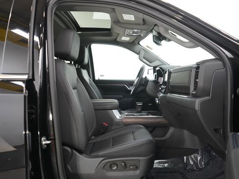 Used 2023 GMC Sierra 1500 SLT w/ SLT Premium Package image 10