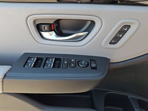 Used 2025 Honda Pilot Touring image 13