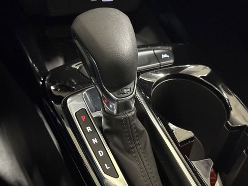 Used 2024 Chevrolet Trax LT w/ Sunroof Package image 17