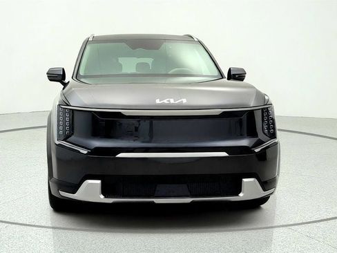 Used 2024 Kia EV9 Land AWD/4WD image 2