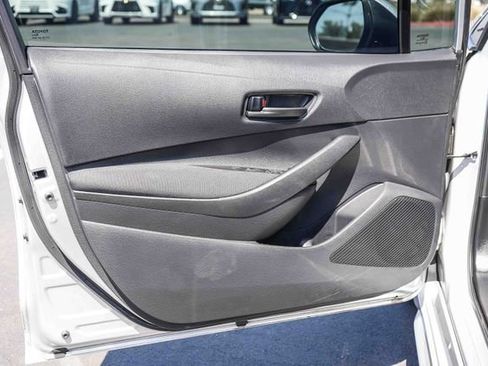 Used 2025 Toyota Corolla LE FWD image 25
