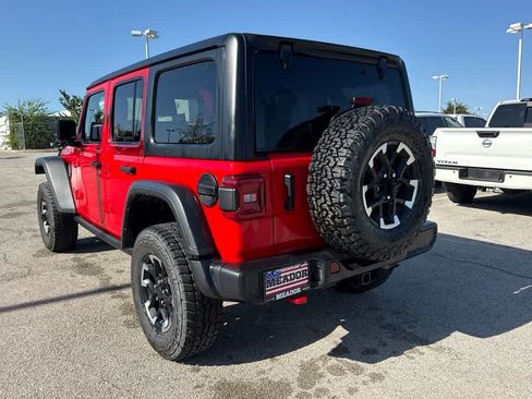 Used 2025 Jeep Wrangler Unlimited Rubicon AWD/4WD image 3