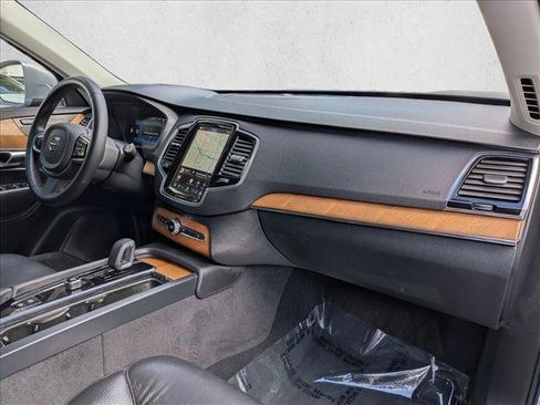 Used 2024 Volvo XC90 T8 Plus w/ Protection Package Premier AWD/4WD image 24