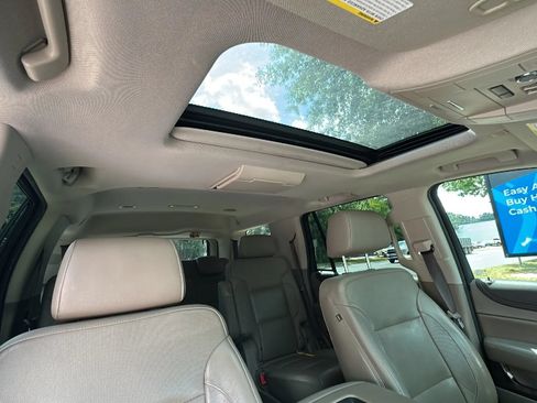 Used 2018 GMC Yukon SLT w/ Open Road Package AWD/4WD image 33