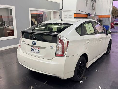 Used 2015 Toyota Prius Two image 7
