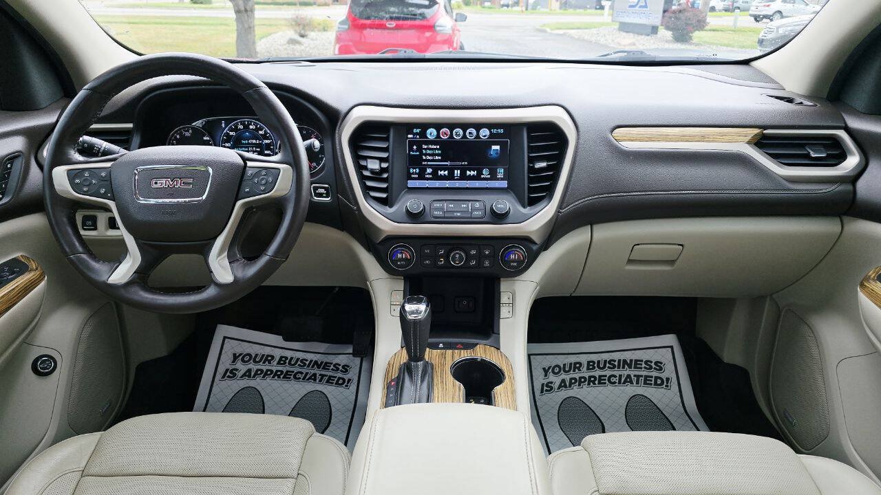 Used 2017 GMC Acadia Denali w/ Technology Package FWD image 17