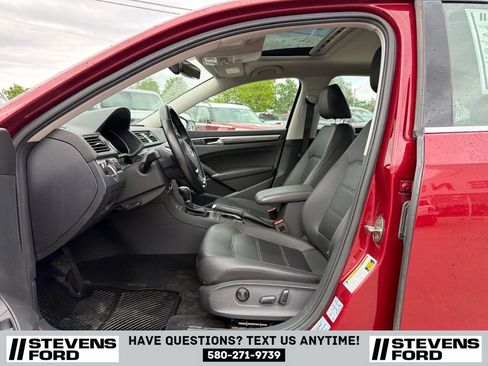 Used 2018 Volkswagen Passat 2.0T SE FWD image 12