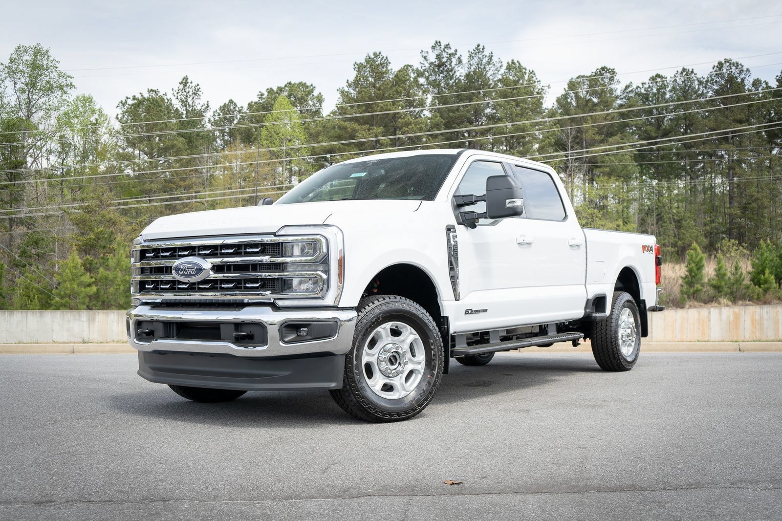 New 2026 Ford F350 XLT w/ XLT Premium Package AWD/4WD image 1