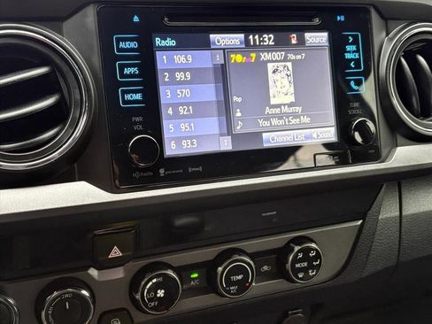 Used 2017 Toyota Tacoma TRD Sport image 13