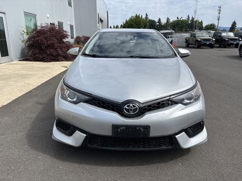 Used 2018 Toyota Corolla iM FWD image 7