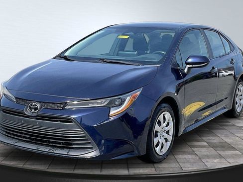 Used 2024 Toyota Corolla LE FWD image 12