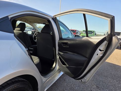 Used 2023 Toyota Corolla LE image 15