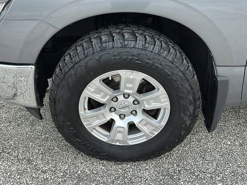 Used 2018 Nissan Titan SV w/ SV Convenience Package image 8