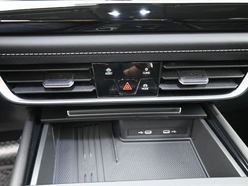 New 2026 Volkswagen Atlas SE FWD image 3